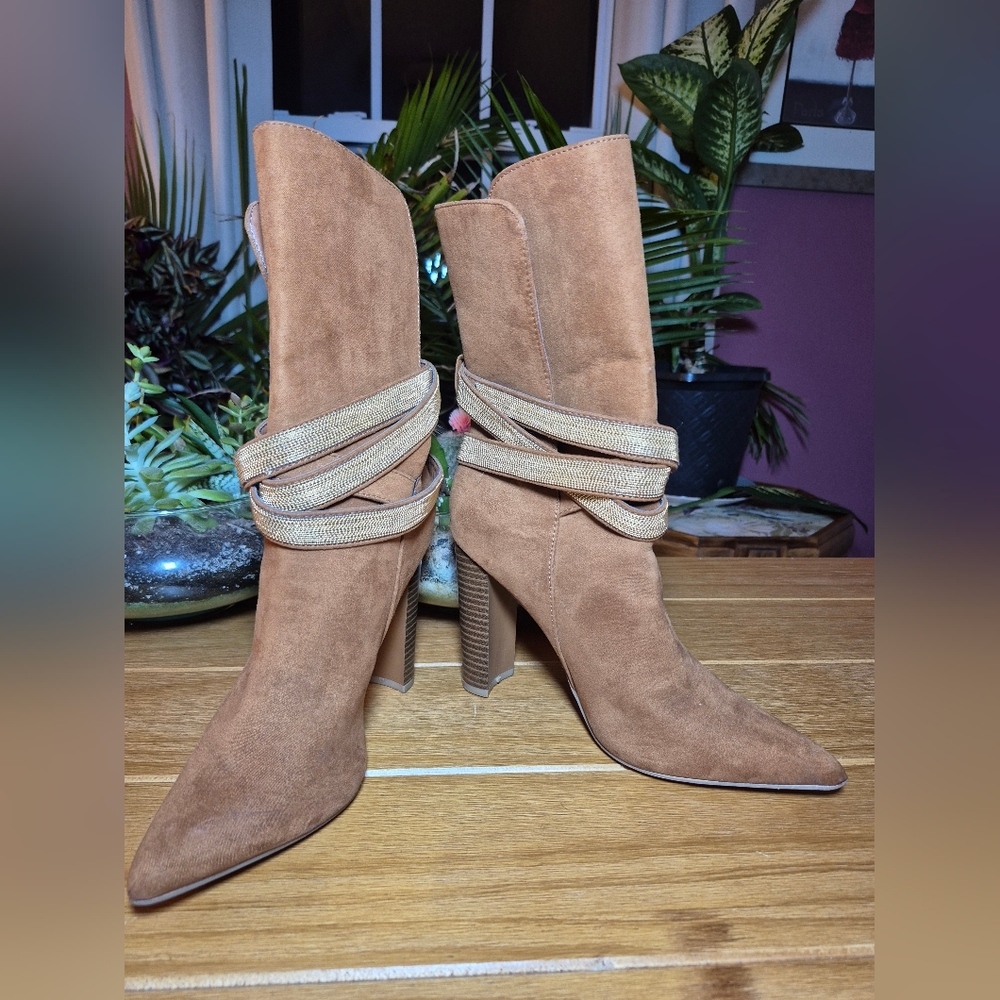 Venus Faux Suede Boots - Size 7.5‎ - Picture 2 of 5